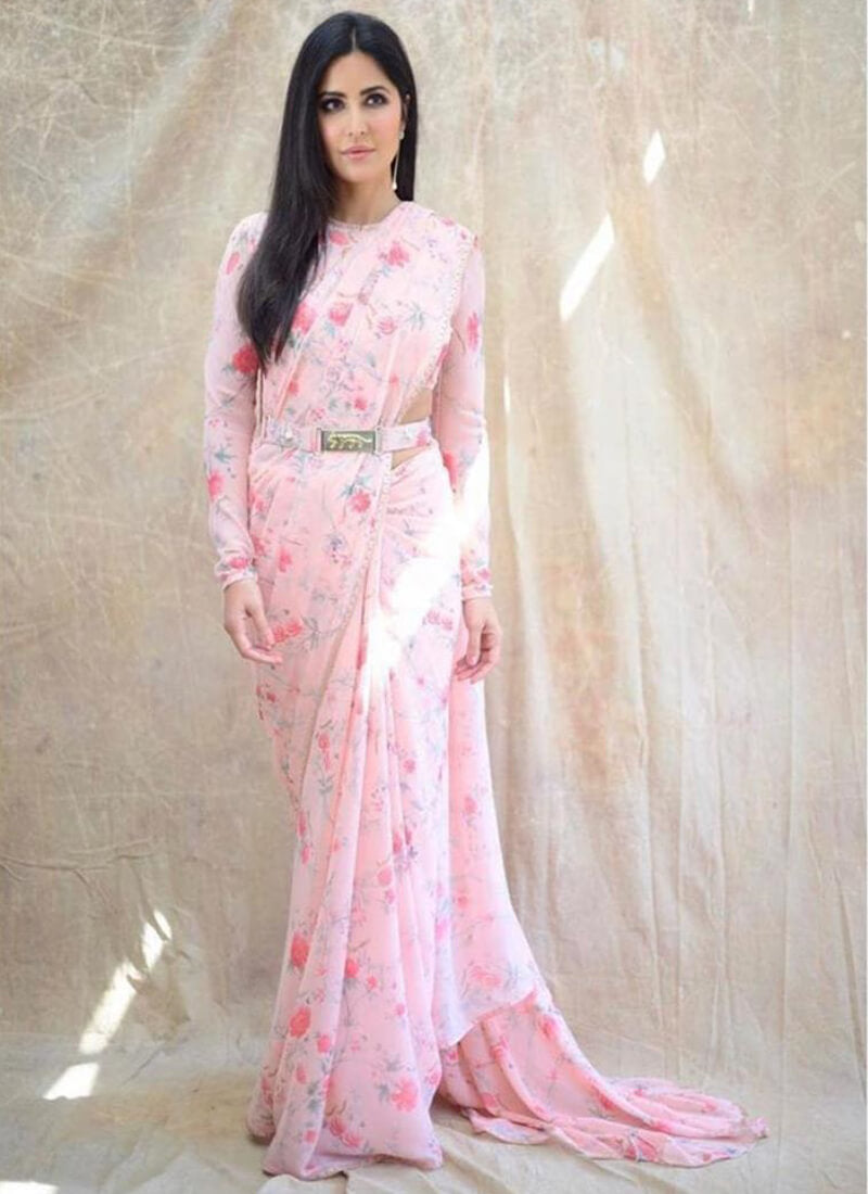 Pin by Nauvari Kashta Saree on Saree Back Beauty  India beauty women,  Backless blouse designs, Indian actress hot pics