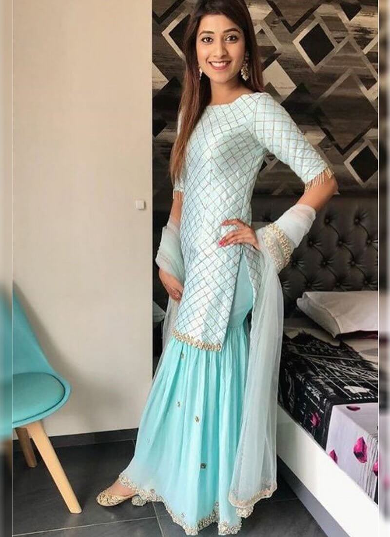 From Shararas to Suits; take cues from Hina Khan to style this Eid | Times  of India